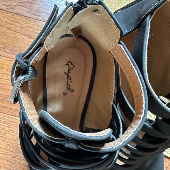 Black Open toe heels - Picture 5 of 10